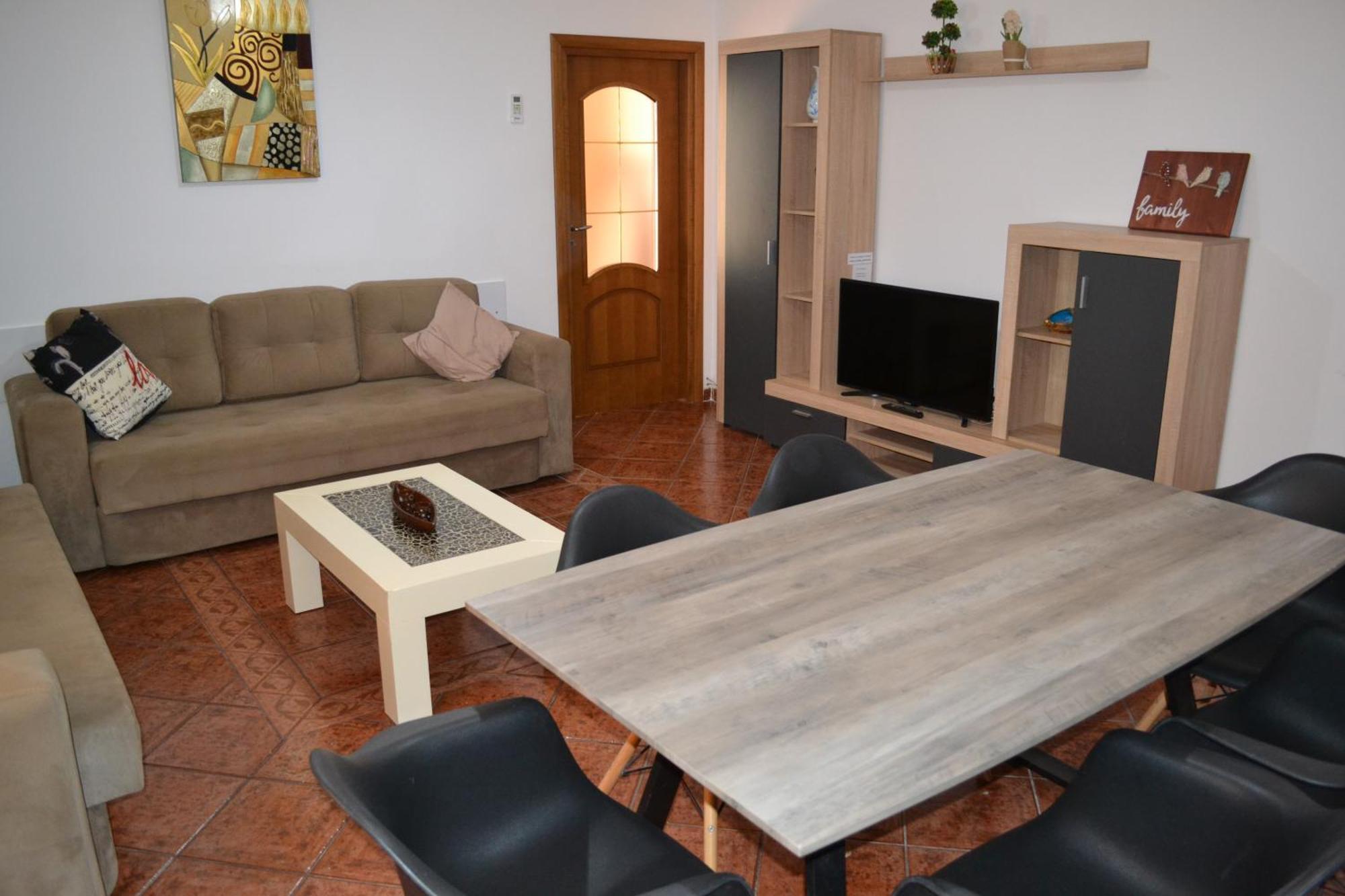 Central 5 Bedrooms Apartment Partial Seaview Vlore Exterior photo